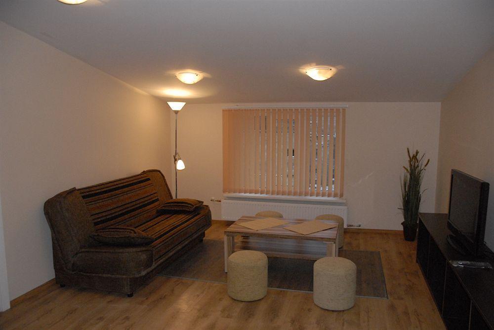 Knights Court Hotel Рига Екстериор снимка