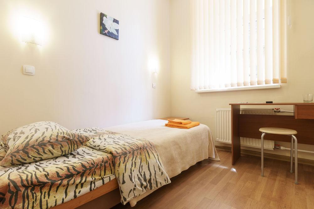 Knights Court Hotel Рига Екстериор снимка