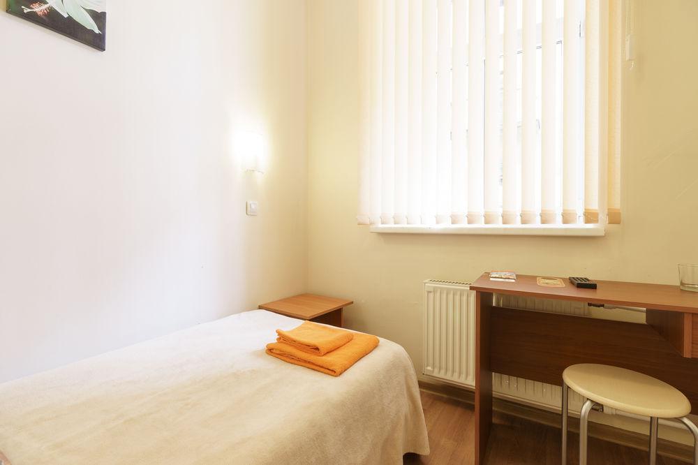 Knights Court Hotel Рига Екстериор снимка