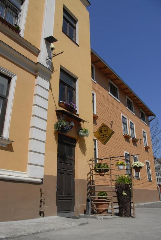 Knights Court Hotel Рига Екстериор снимка