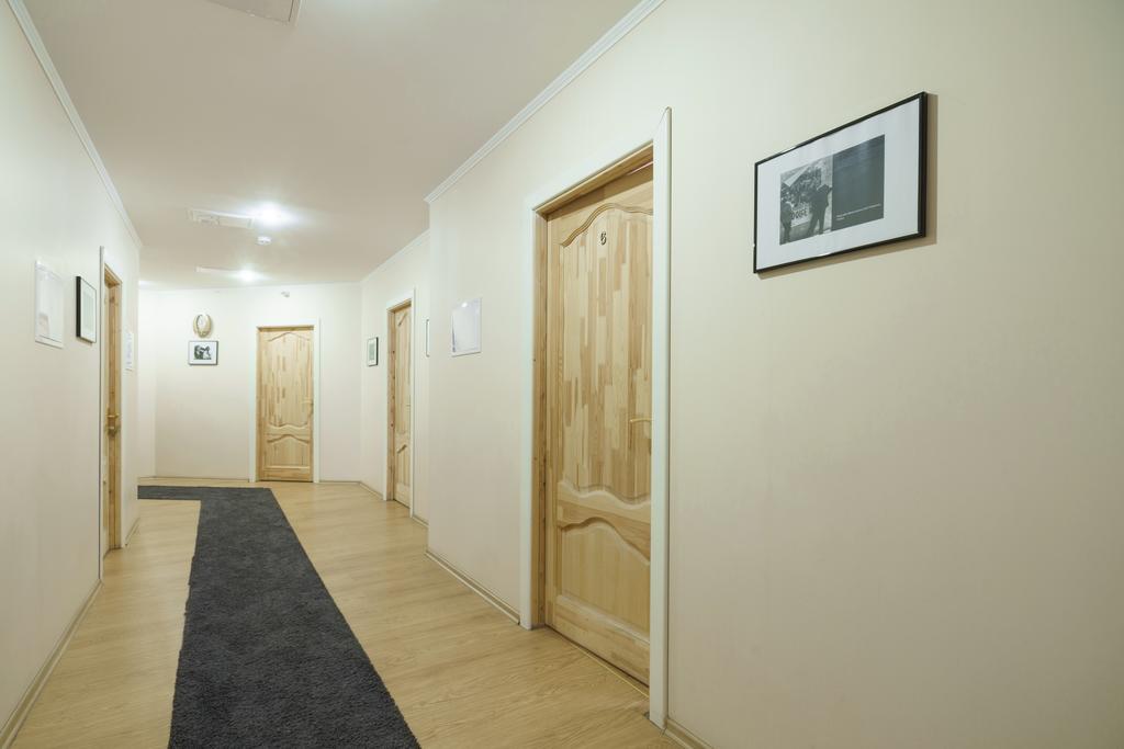Knights Court Hotel Рига Екстериор снимка