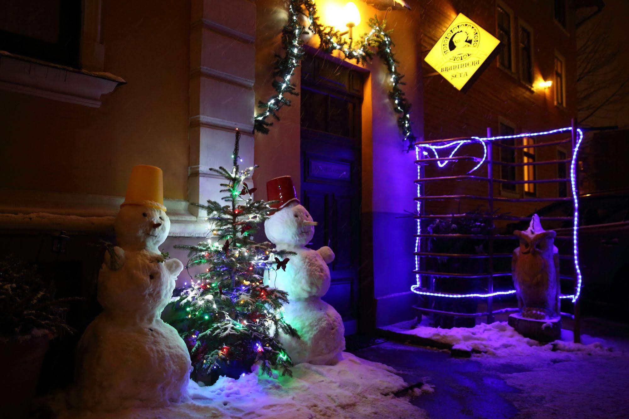 Knights Court Hotel Рига Екстериор снимка